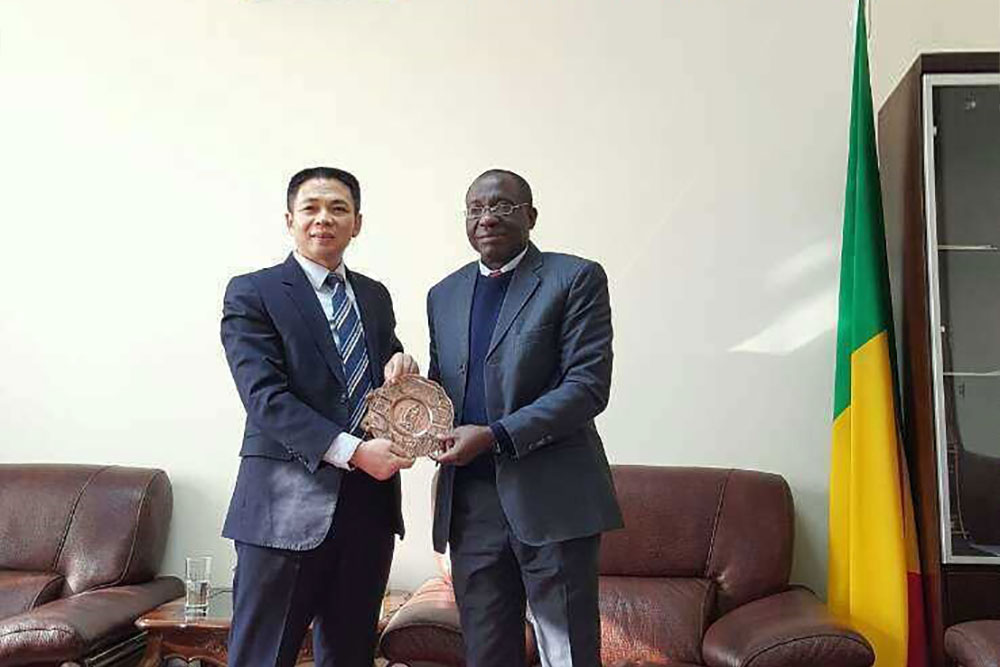 Mr. Qin Changling, Chairman of Qin Gong International Group, met with Mr. Lancina Kone, Mali Ambassador to Chinaw